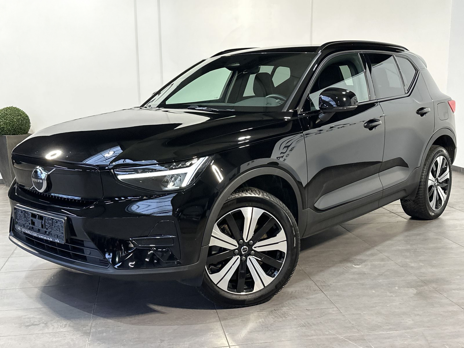 Volvo XC40 Core Recharge Pure / 170kW