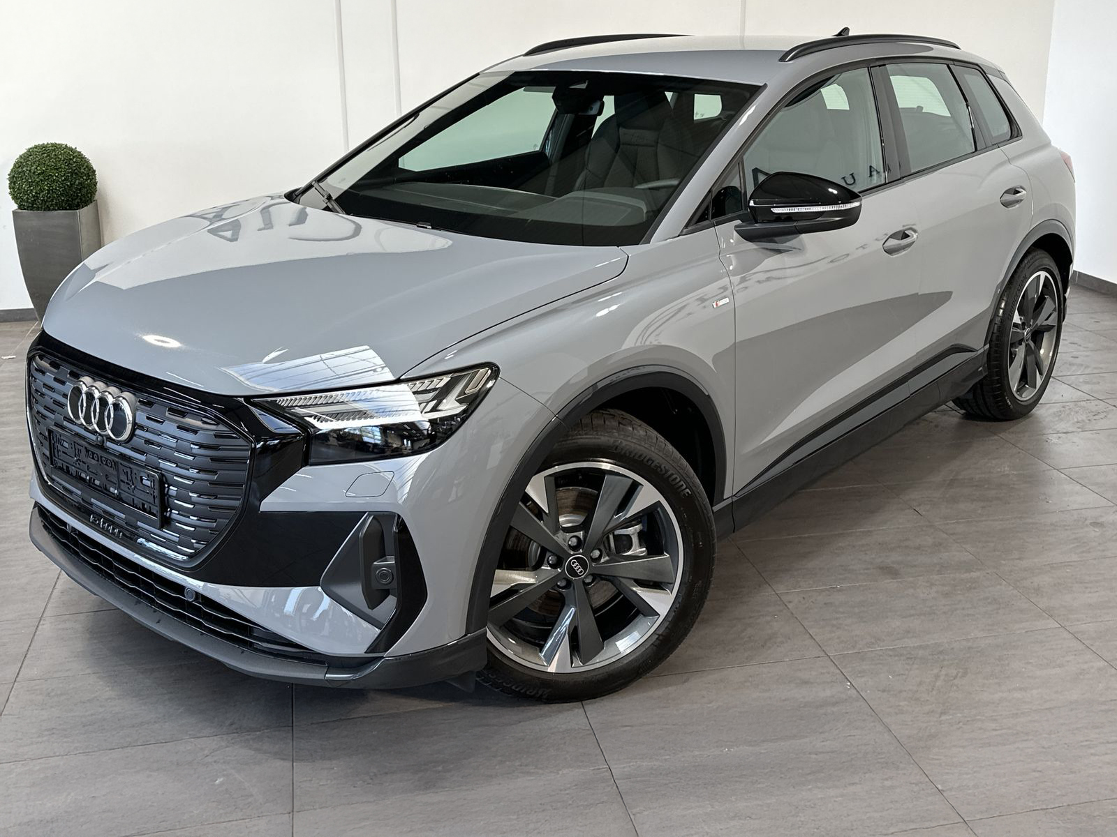 Audi Q4 e-tron 35 S-Line Black / 125kW