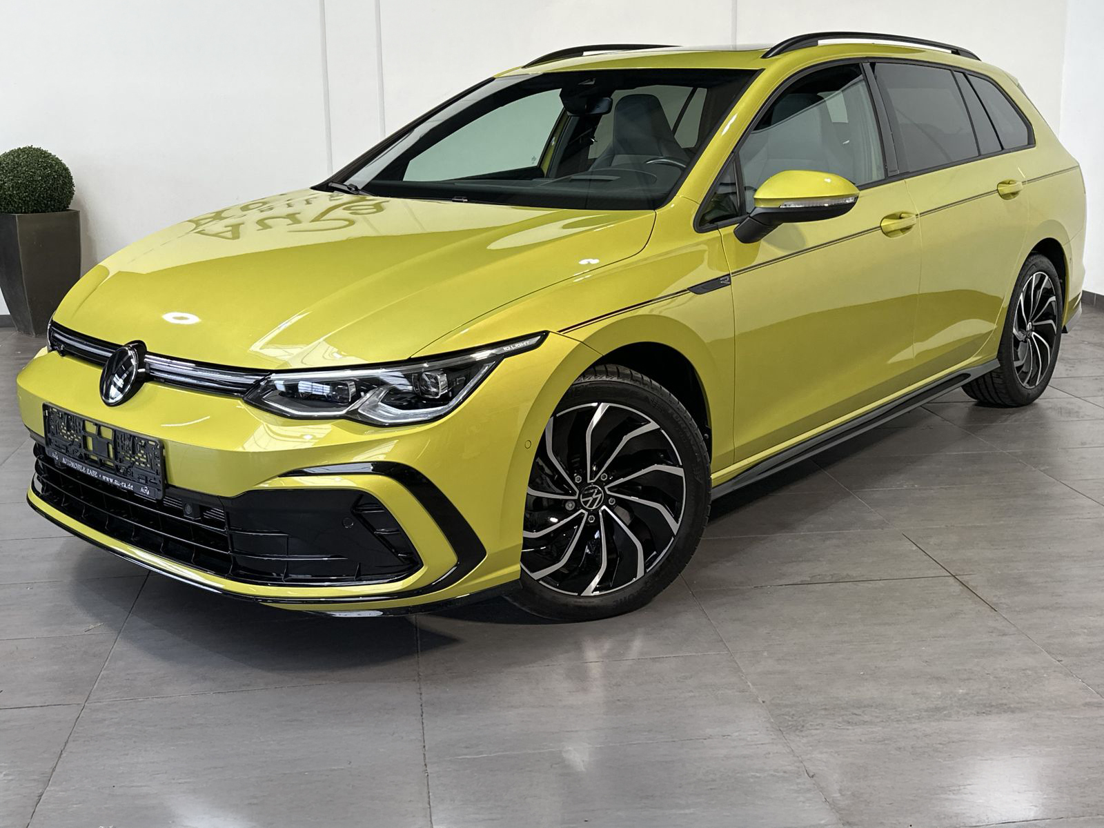 Volkswagen Golf Variant 2.0 TSI DSG R-Line / 140kw