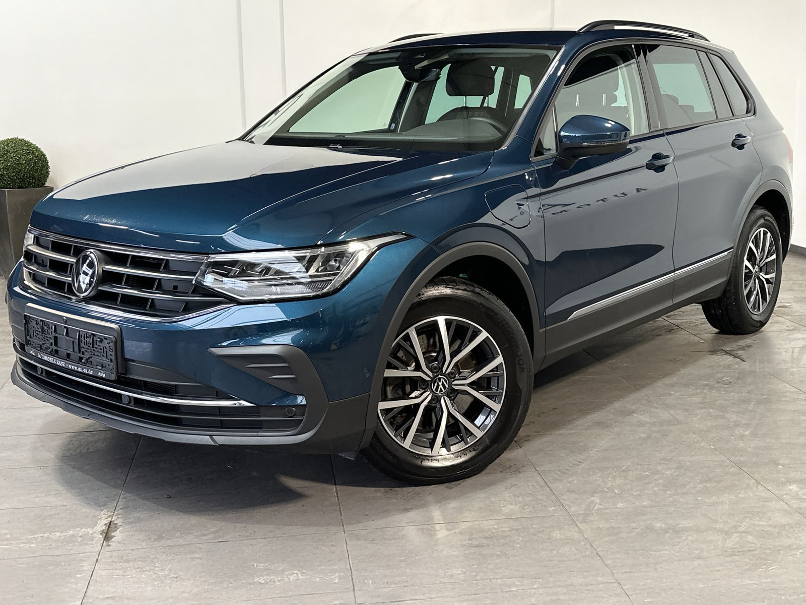 Volkswagen Tiguan 1.4 TSI DSG eHybrid Life / 180 kW