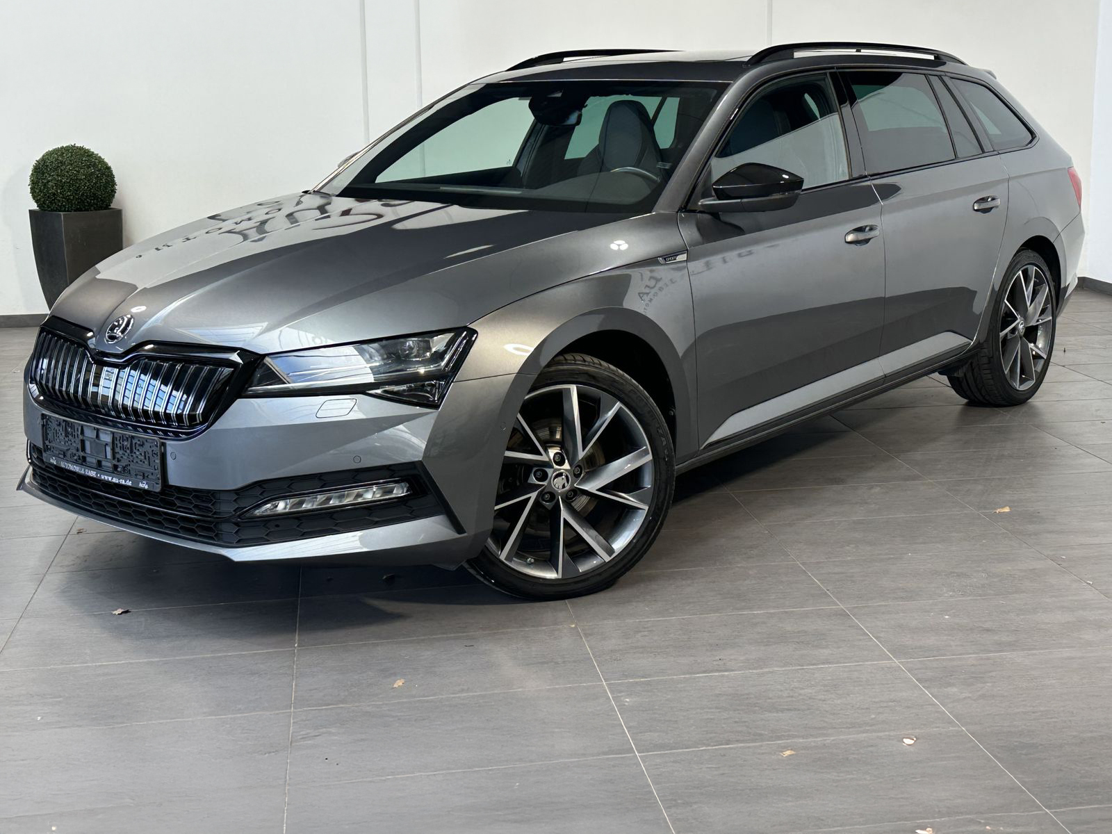 SKODA Superb Combi Sportline iV / 160 kW