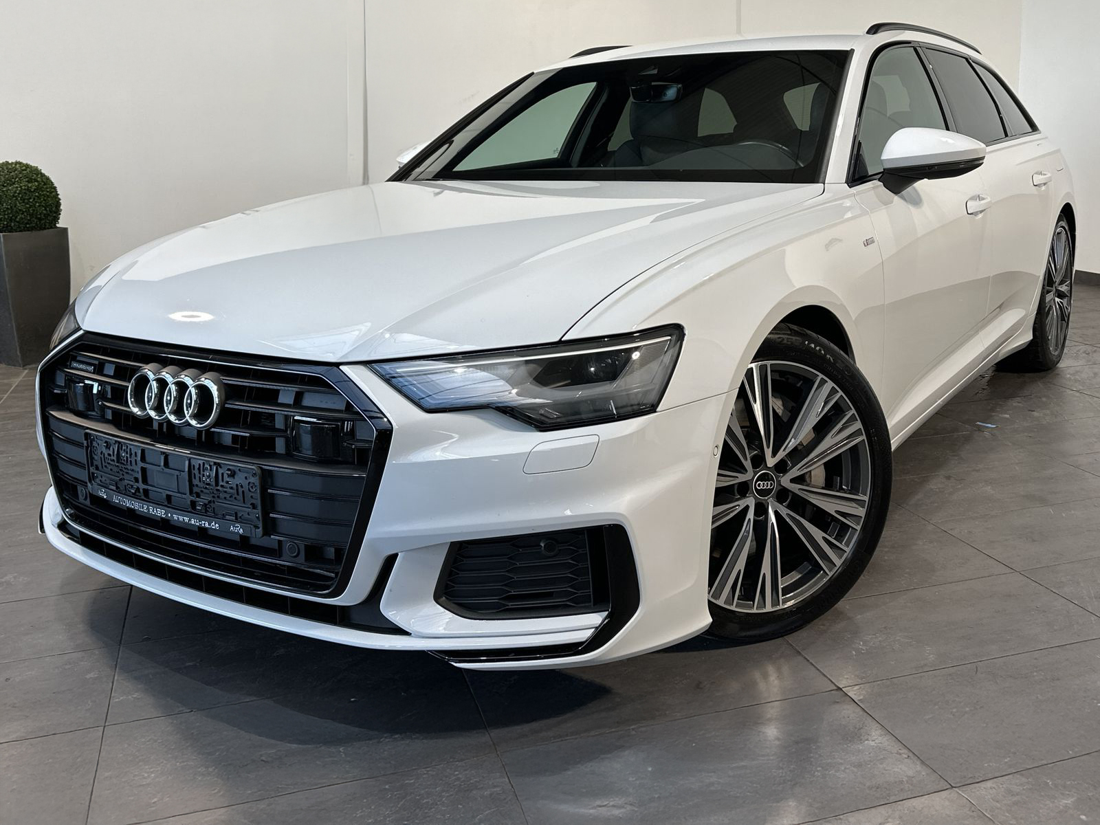 Audi A6 Avant 50 TFSI e Qu S-Line / 220kW