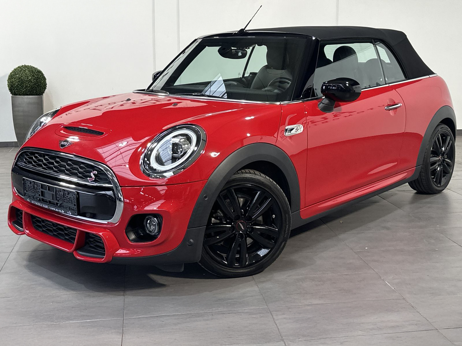MINI Cooper S Cabrio JCW /141 kW
