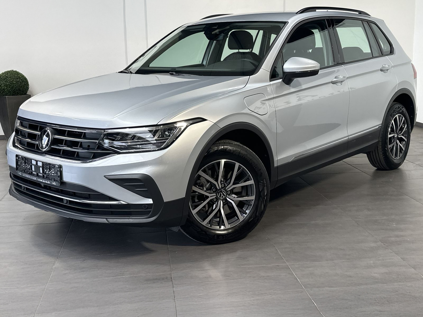 Volkswagen Tiguan 1.4 TSI eHybrid Life / 110 kW