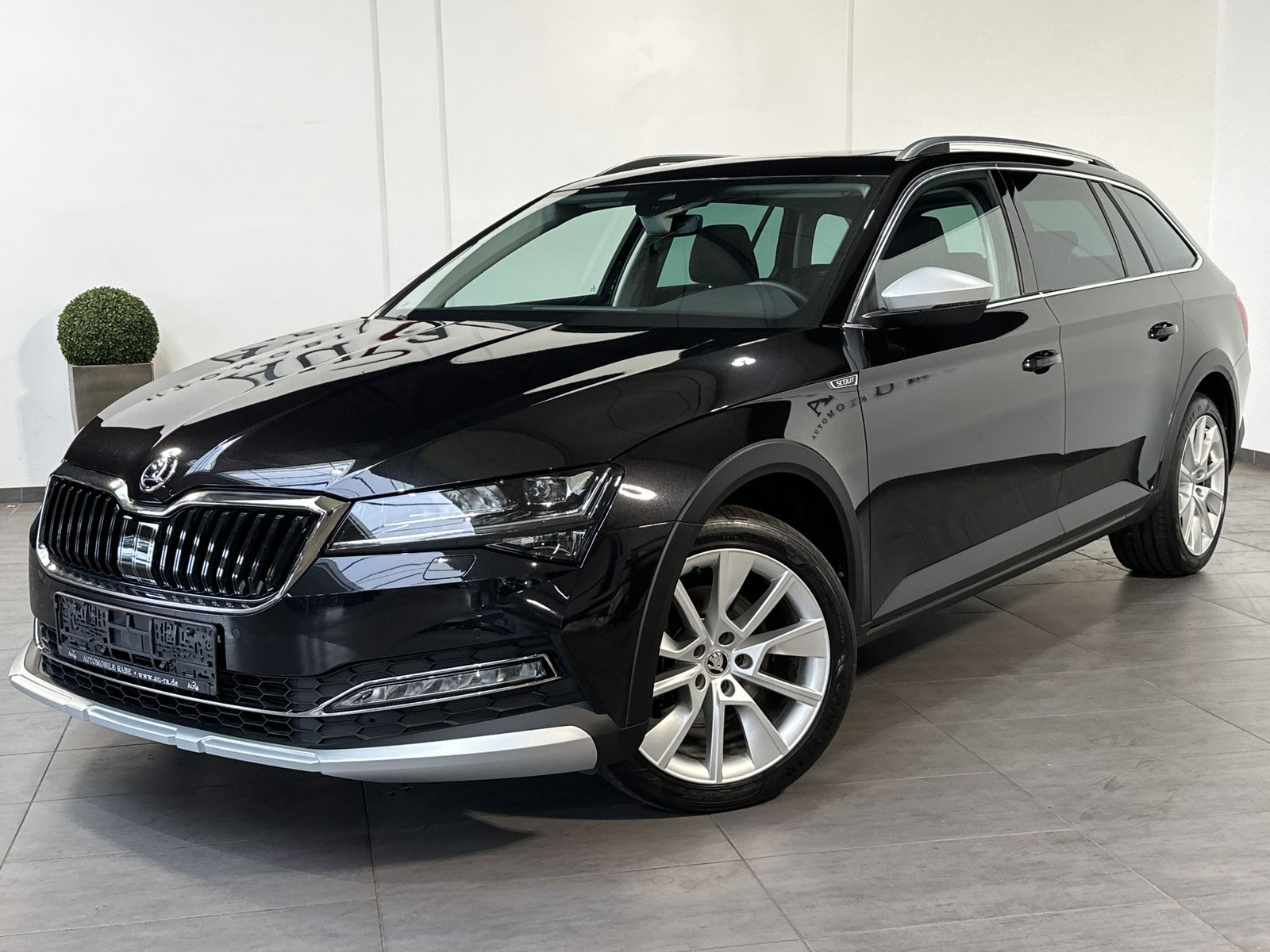 SKODA Superb Combi 2.0 TDI DSG / 147 kW