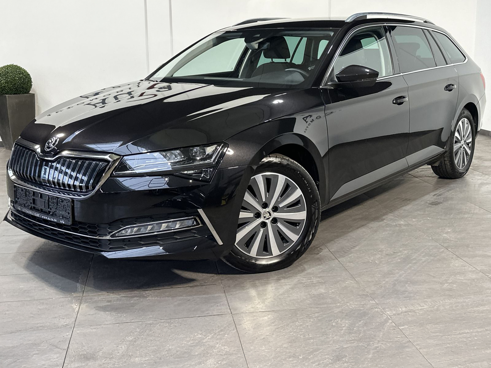 SKODA Superb Scout 4x4 / 174kW