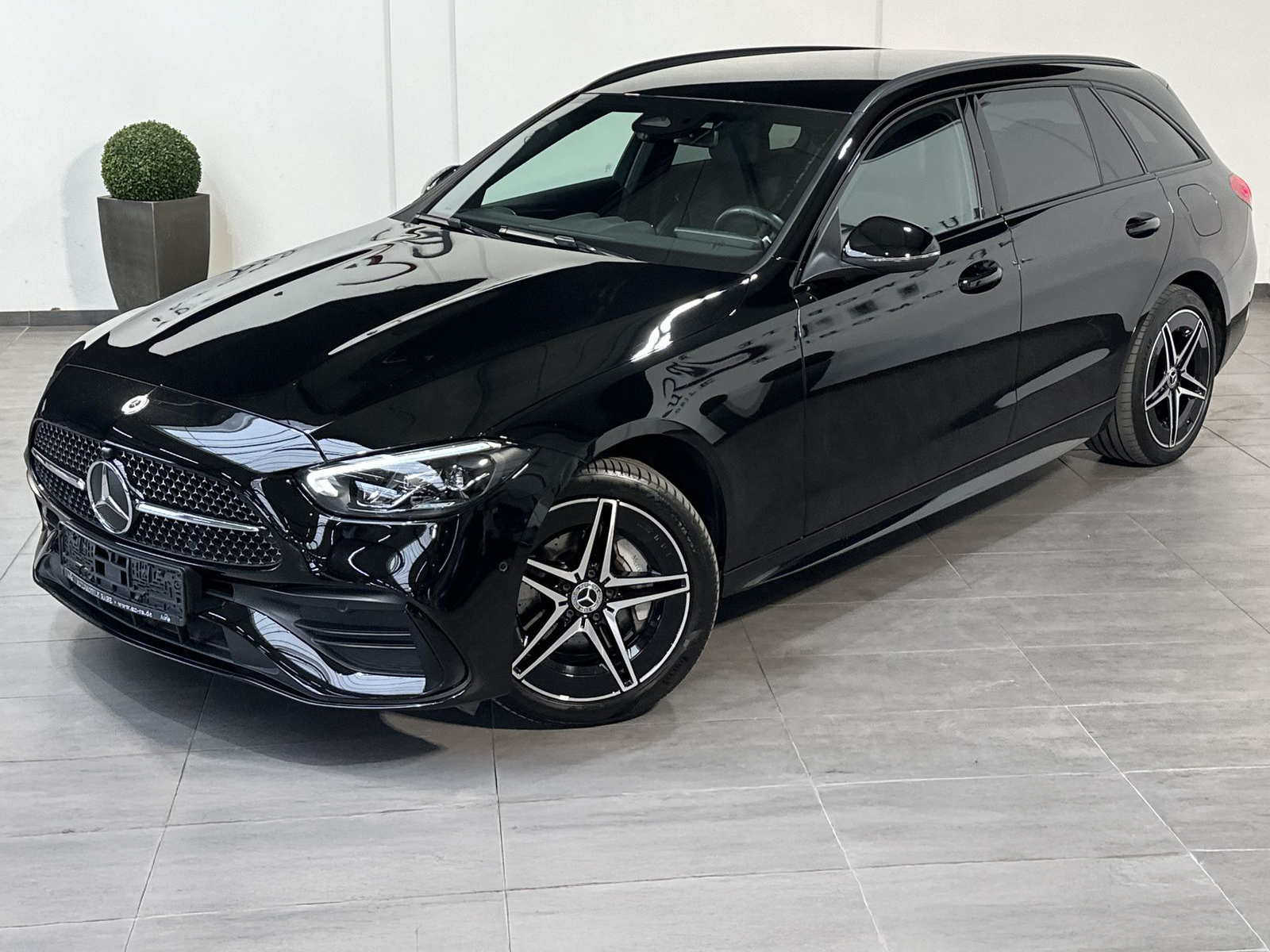 Mercedes-Benz C 300e T AMG-Line / 230kW