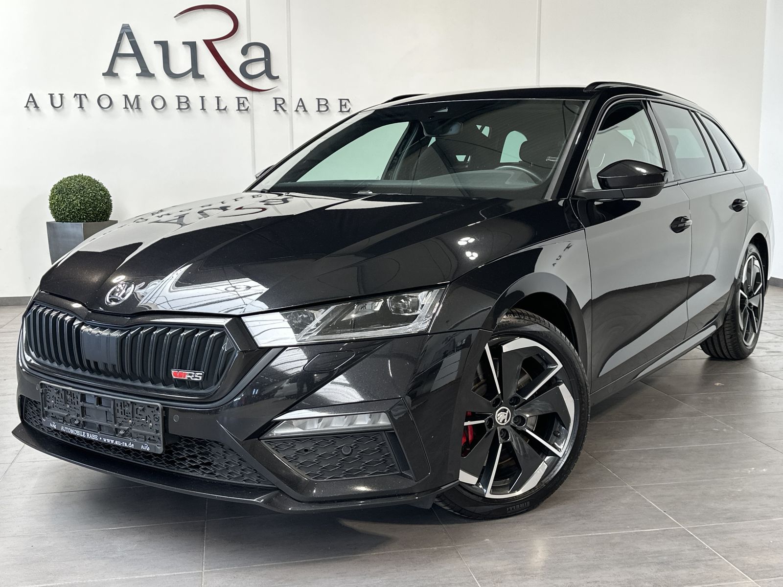 SKODA Octavia Combi 2.0 TSI DSG RS / 180 kW 